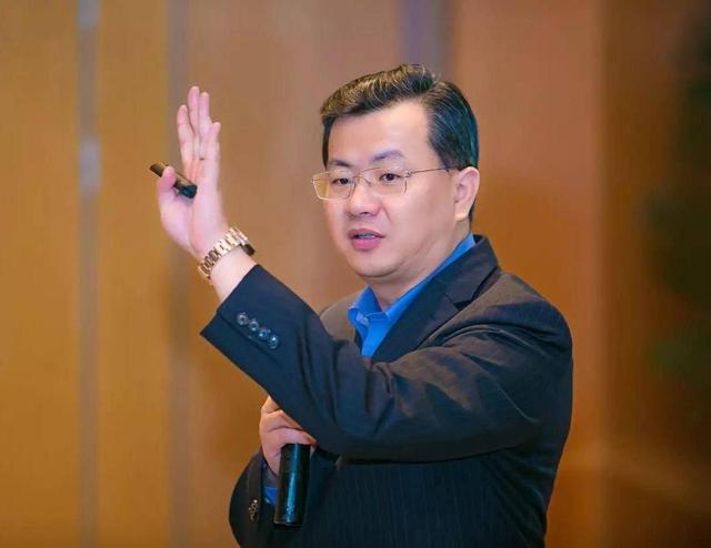 从阿里离职的高管混得怎么样了？他是淘宝创始人，被赶走投拼多多