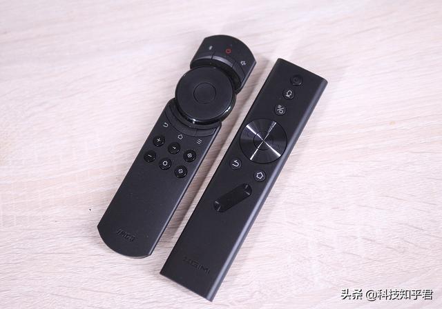 相差700元，坚果J9和极米H3谁才是家用投影之王？