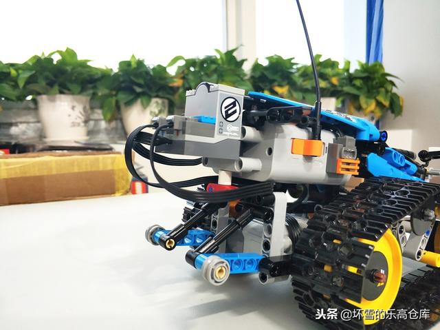 入门级乐高遥控车的新选择：乐高机械组42095遥控特技赛车评测
