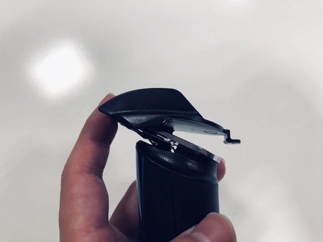 【开箱】不到100元，精致飞科FC5806理发器开箱：儿童成人都能用