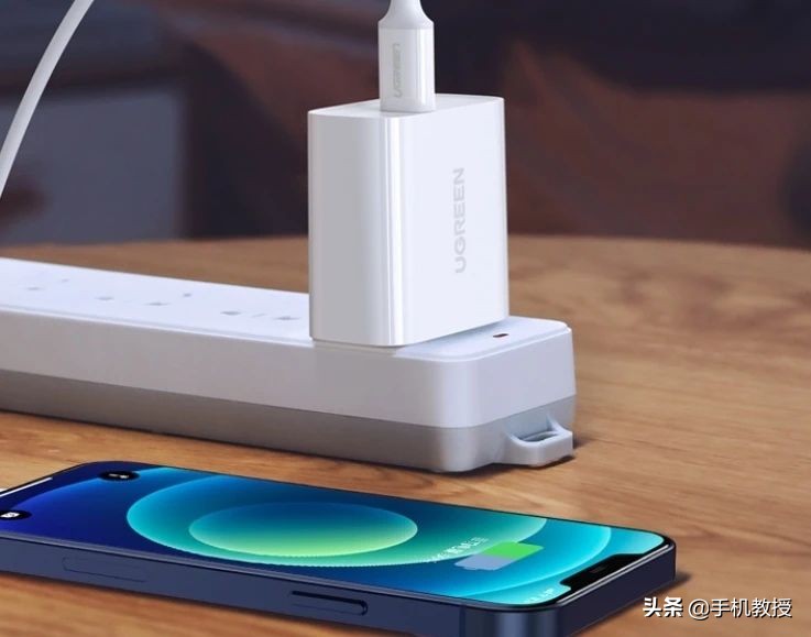 为什么iPhone电池容量低于80%就会降频？更换电池是唯一办法吗？