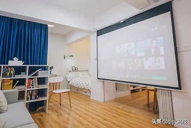 投影仪一定要幕布？投白墙效果如何？看对比就知道了