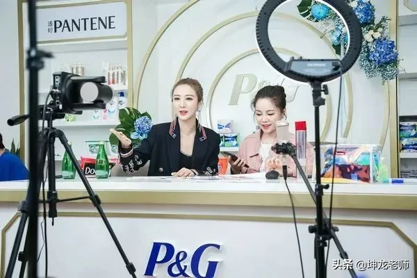 1天卖5亿，“直播一姐”薇娅都在用的直播销售技巧，你知道几个？