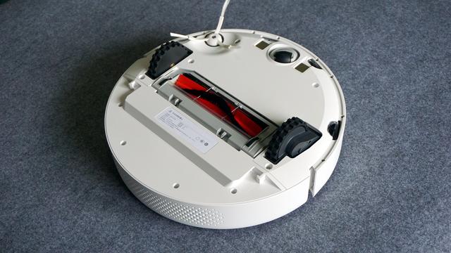 小米旗下又一高性价比产品，1999元高智商扫地机器人体验