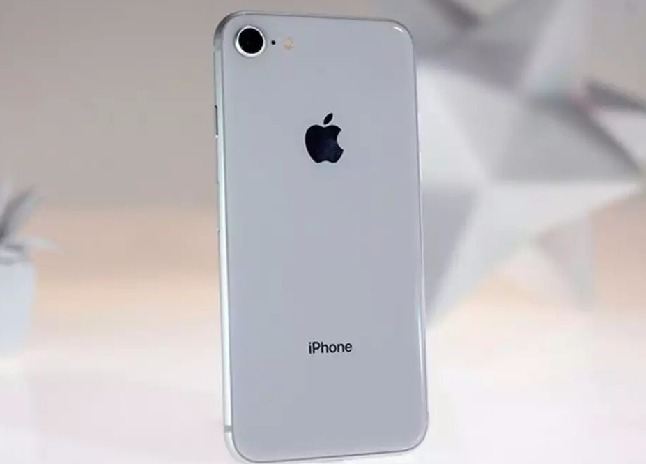 谈一谈末代经典小屏iPhone 8用了一年的真实感受！