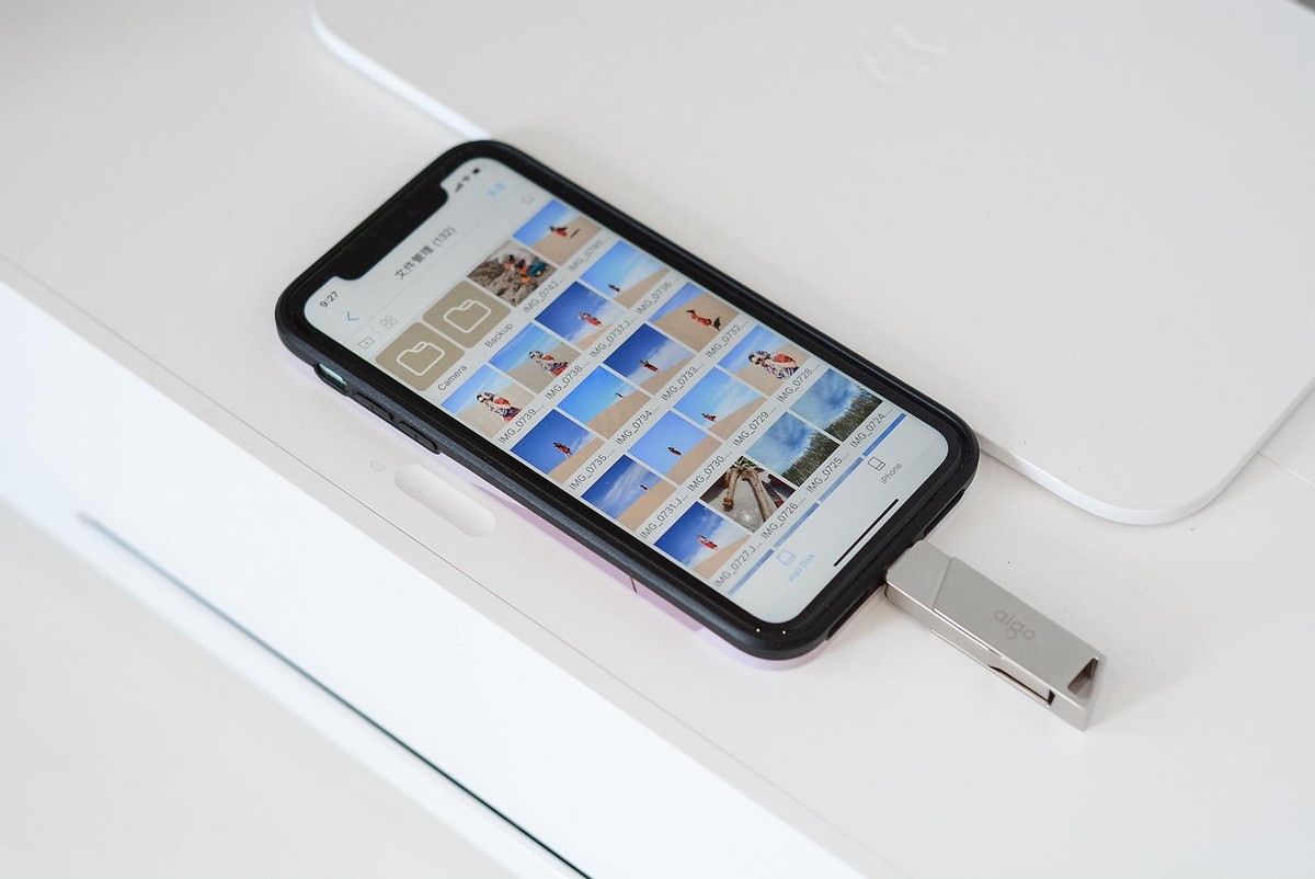 iPhone提示“存储空间不足”怎么办？aigo苹果手机U盘简评