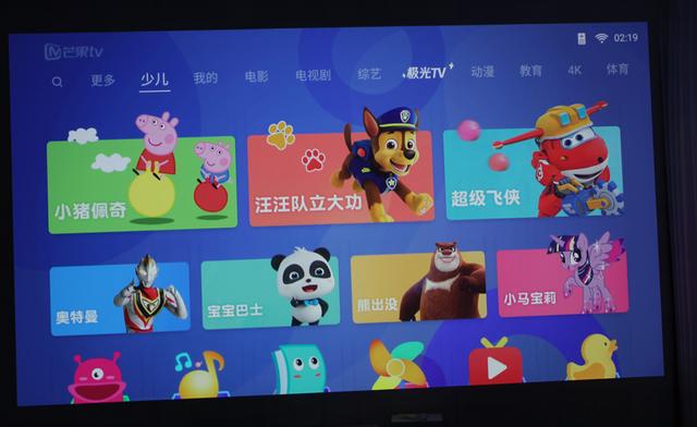 高端家用投影哪家强？极米H3 VS 坚果J9 对比分析评测
