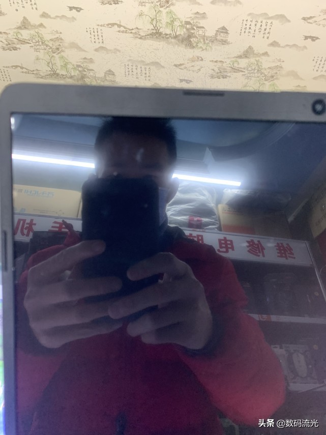 美女电脑开机电池警告愁坏了！去几家店都没解决，看我如何解决