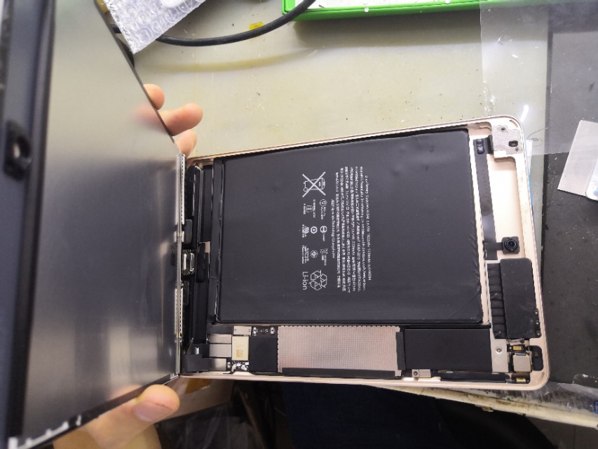 ipad mini 4 内部细节 和 A1538 换电池过程，