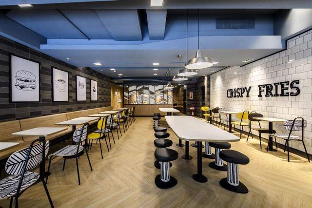 刚开业的新店这样做，路过的顾客都忍不住被吸引进店