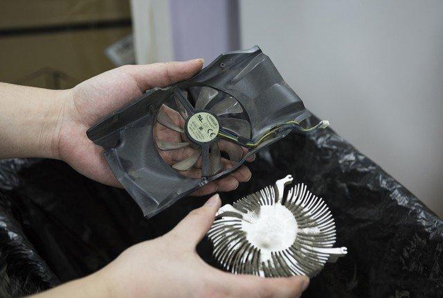电脑清灰教程：电脑主机怎么清理灰尘？台式电脑主机清理灰尘教学