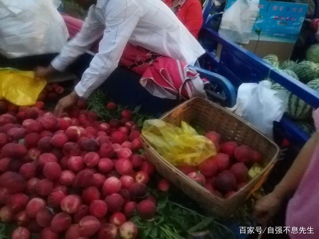 地摊经济火了，摆地摊究竟卖什么才好赚钱？这四个原则一定要知道