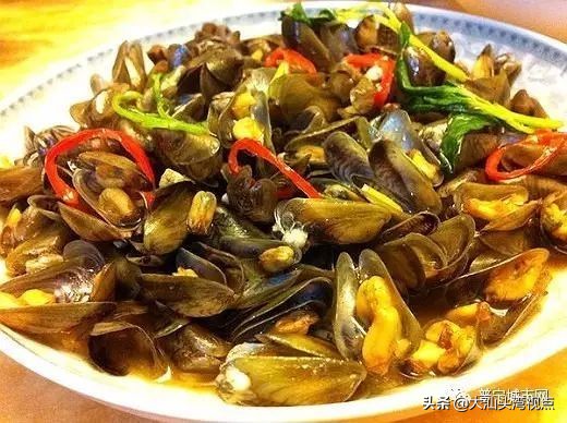 在潮汕，沙茶酱可以蘸一切
