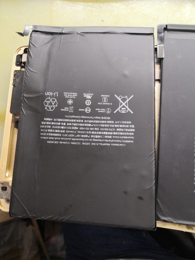 ipad mini 4 内部细节 和 A1538 换电池过程，