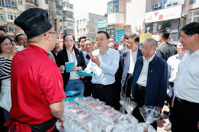 要去摆地摊了，卖点什么好呢？这些地摊货更易赚钱