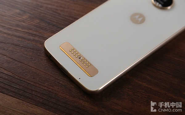 Moto Z Play评测：模块化的又一次转身