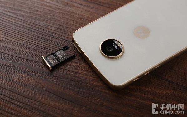 Moto Z Play评测：模块化的又一次转身