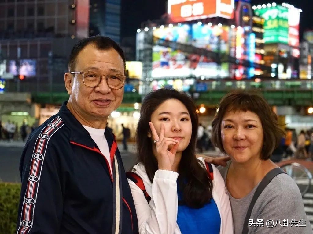 疫情下港星生意受打击：有人餐厅倒闭，有人亏钱还投600万开新店