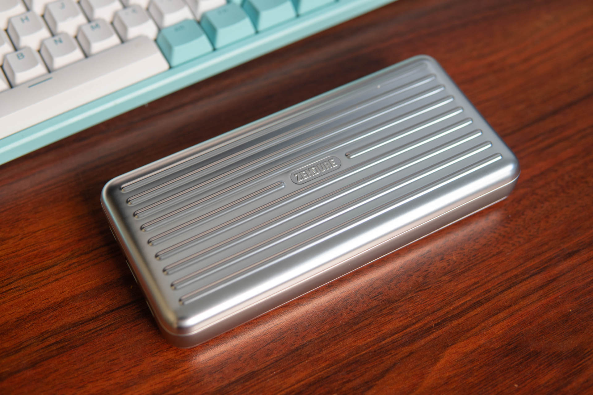 23000mAh、最大205W功率，Zendure C4超级移动电源，一台就够了