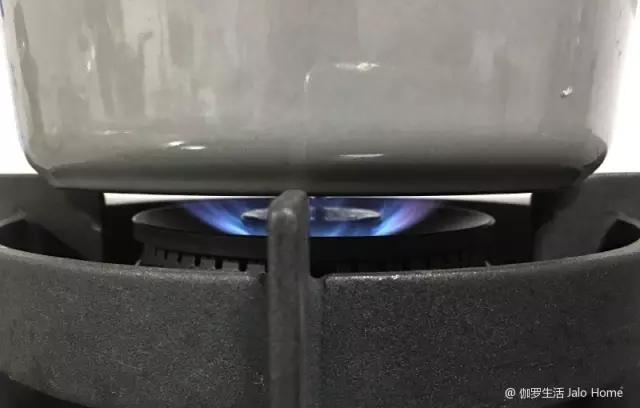 Le Creuset，Staub，Lodge，真好用的锅铸铁锅怎么选？