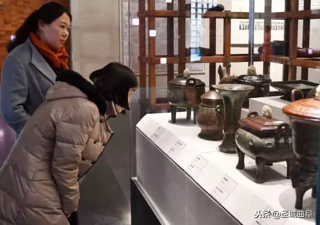 有个歇后语叫做：孔夫子“搬家”，尽是书 谁说尽是书？