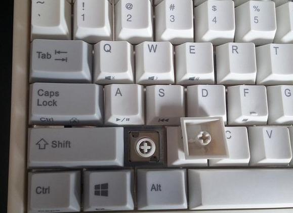 IT学生的劳保—PLUM 84键静电容键盘 开箱