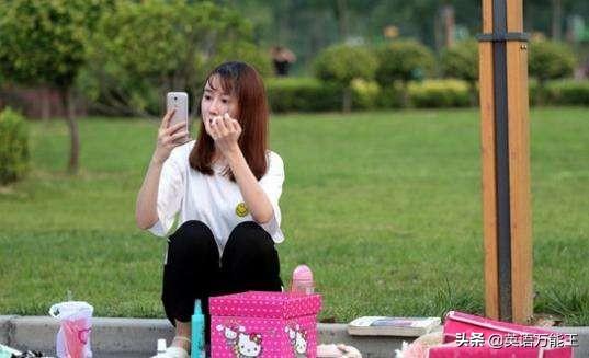 随着全国地摊经济的兴起，现在摆地摊卖什么赚钱最快？