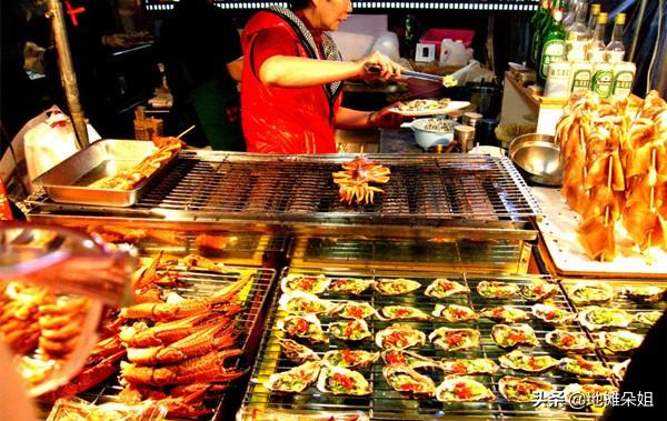 摆地摊卖什么产品最赚钱而且很受欢迎？