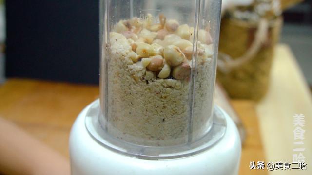 辣椒酱做法，香辣超下饭，不含添加剂，一次做上2斤不够全家吃