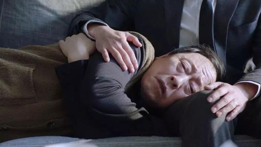 曾被日韩封锁任人宰割，今掌控行业，中国面板企业为何能反杀？
