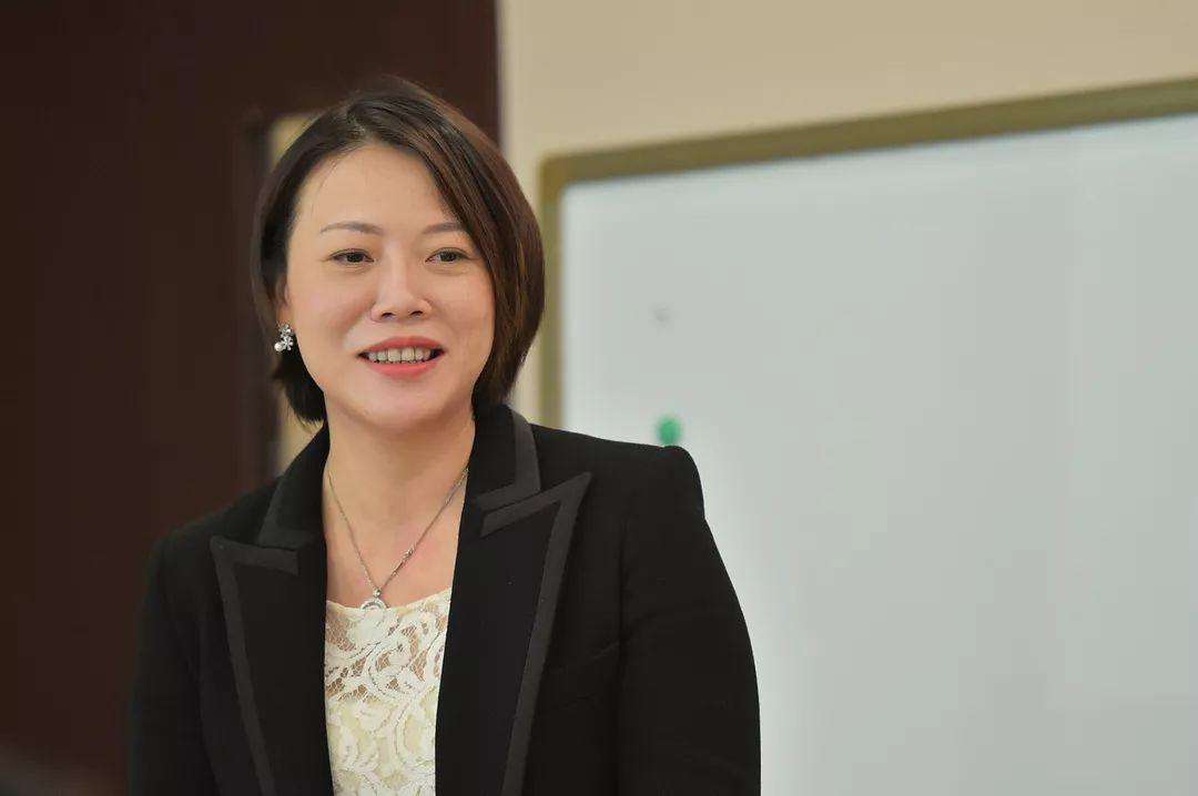 神秘的广东女富豪：把不起眼的“收废纸”生意，做到亚洲第一