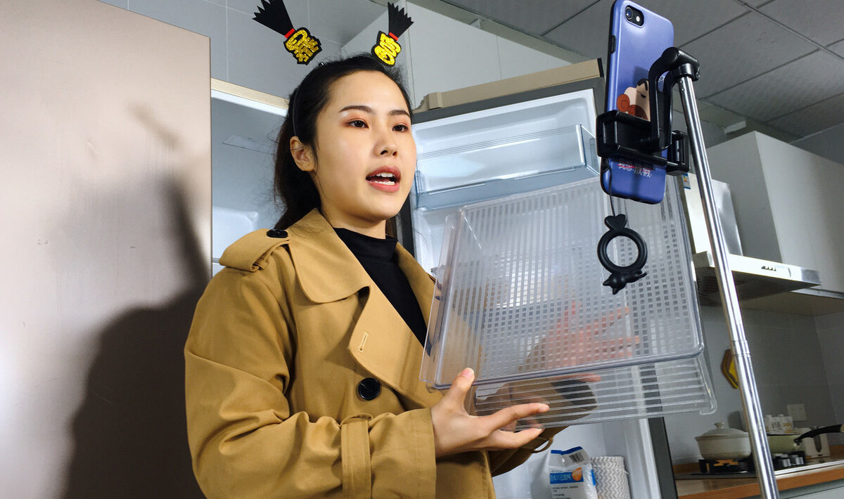 不到20万粉丝的直播，7个小时卖出1.3万单，背后3招可借鉴
