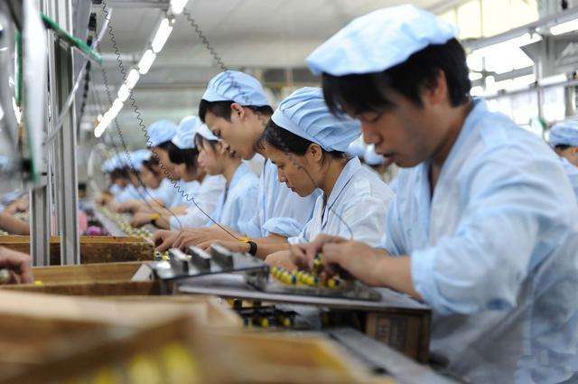 广东工厂招工难，厂老板：工人刚来2天就提桶跑路，他们咋想的？