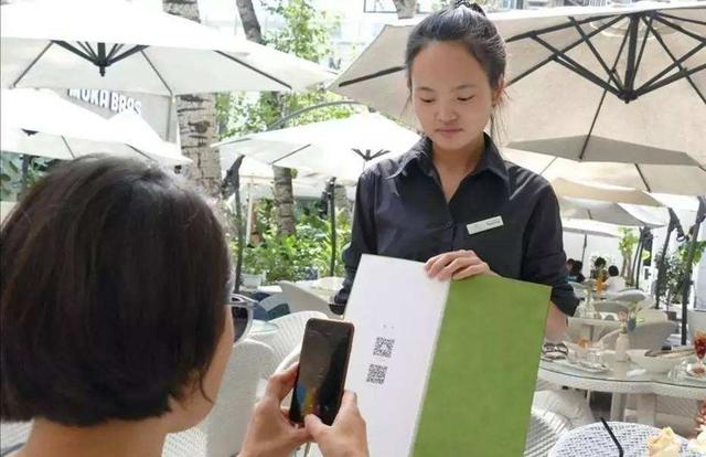 客户微信群如何运营？做好这三步，精确锁定顾客提高转化