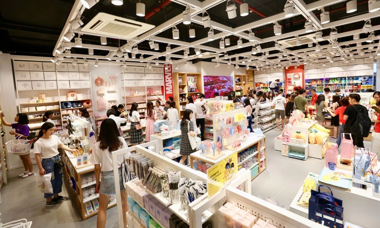 美团、名创优品、淘宝的10元店三国杀