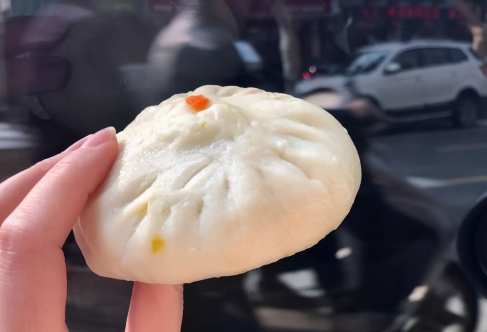 这家早餐店火了！老板太会做生意，小小店面竟然月入30万
