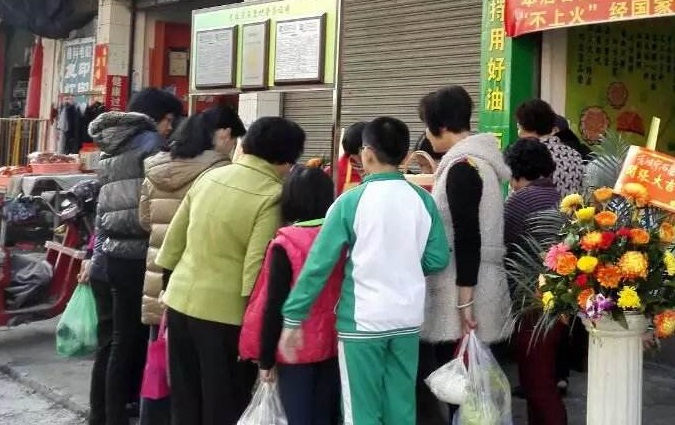 免费模式真的可以赚钱吗？日入上万、月赚30万是真的吗？
