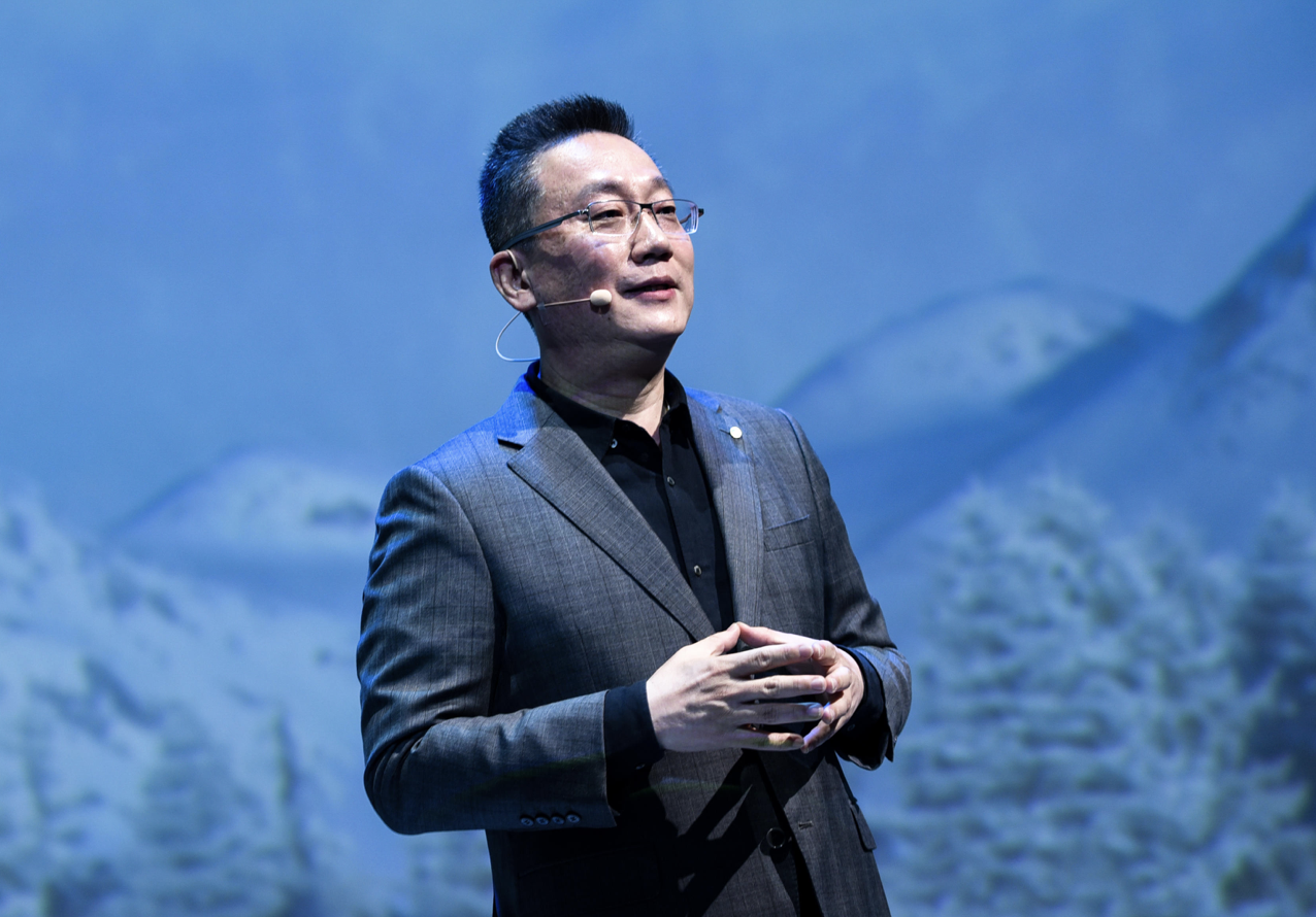 六年融资近330亿，还获李嘉诚、何鸿燊家族青睐，威马靠什么？