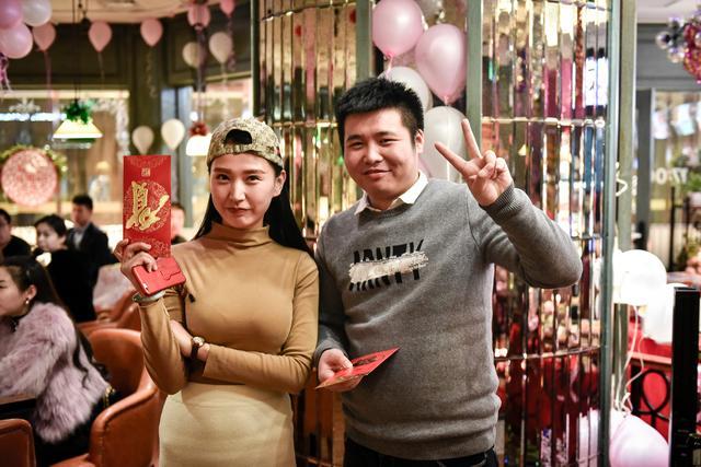 又一社交软件变得“不正经”了？陌陌摇身一变，沦为“约会神器”