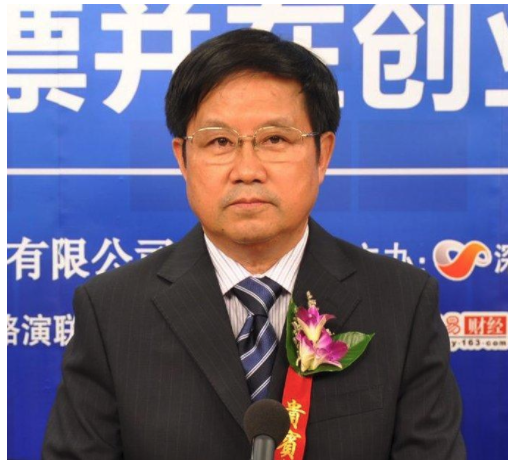 从乡村教师到广西首富，他46岁卖房创业，身价半年涨了1000亿