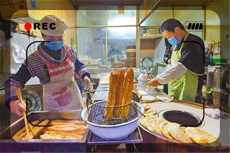 40多岁的夫妻俩失业，有6万本金，做什么生意可以月收入2万？