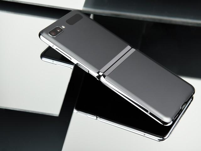 三星折叠屏Z Flip 5G上手 感受富豪的滋味