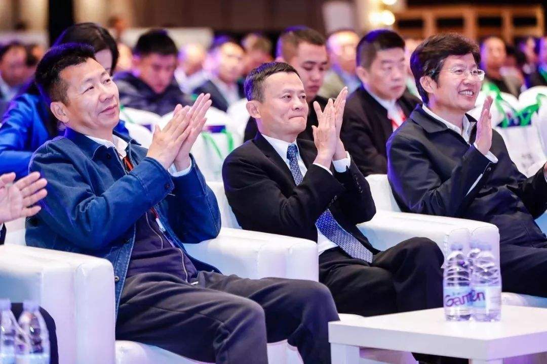 河北知名富豪：从摆地摊到身价670亿，逆袭为“中国能源大王”