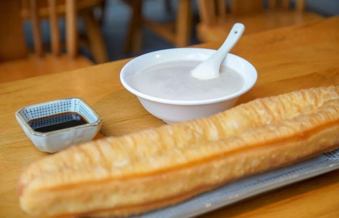 这家小镇上的早餐店，只用简单两招，就做到了月入过万