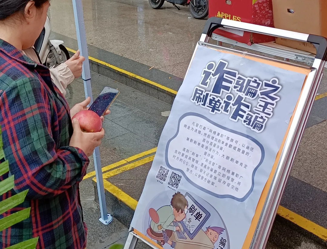 重阳节慰问独居老人、便利店免费理发，京喜13项举措助老更爱老