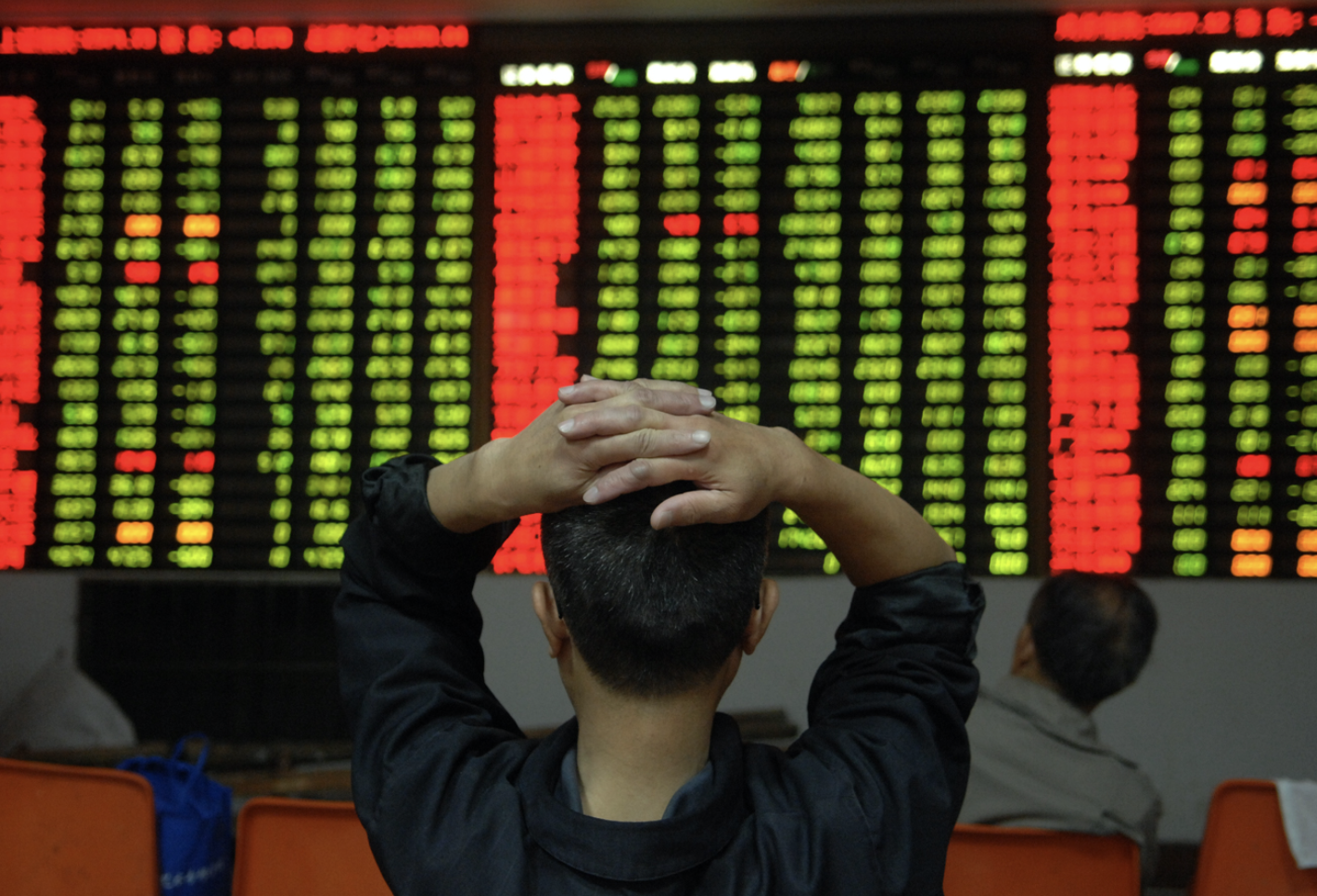 2000亿！南下资金买爆港股，便宜真的能“捡到”好货吗？