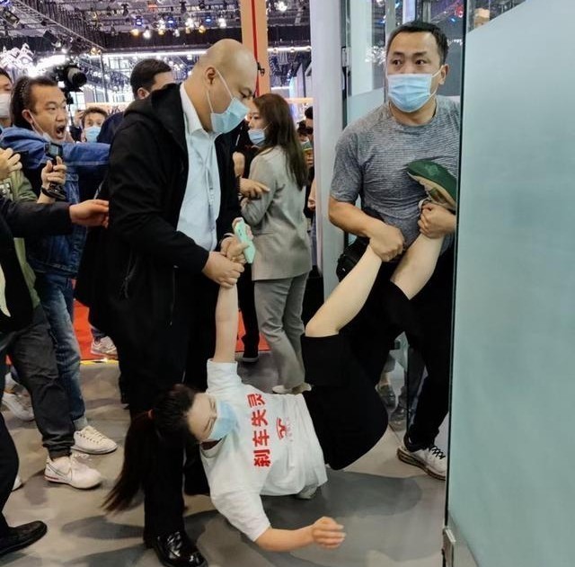 特斯拉神话破灭，无力应对大众的挑战，在欧洲和中国市场均大跌