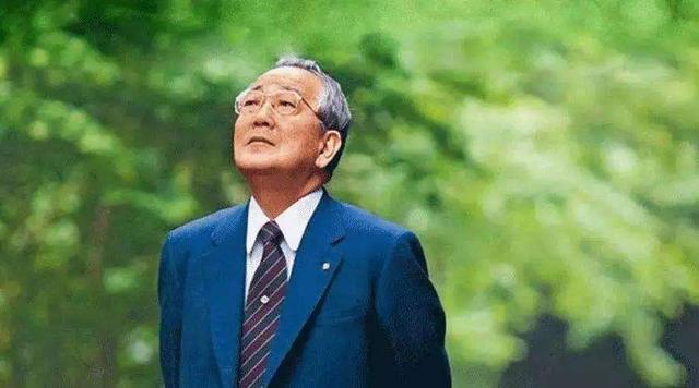 创办2家世界500强公司，首相请他出山,他只用424天让日航起死回生