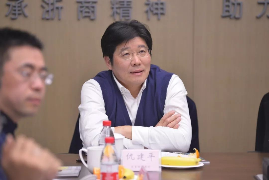 宁波又一百亿富豪出现：从农村穷小子逆袭为行业大佬，身价216亿