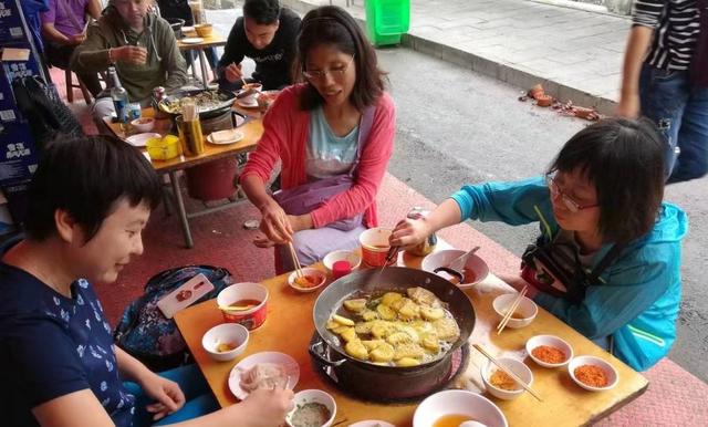 一家20平的餐饮小店，免费送出一万份凉粉，反而赚了20万